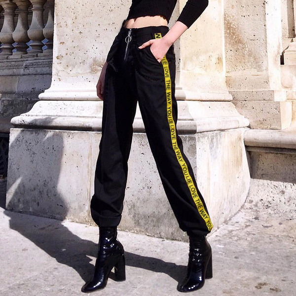 Γυναικεία φόρμα με φαρδύ σχέδιο με πλευρική άκρη με επιγραφή