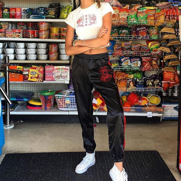 Γυναικεία μαύρη  αθλητική φόρμα με κεντήματα