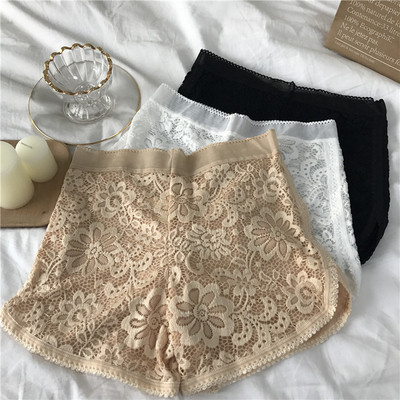 Pantaloni scurti de dama din dantela in trei culori