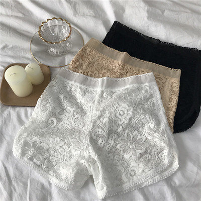 Pantaloni scurti de dama din dantela in trei culori