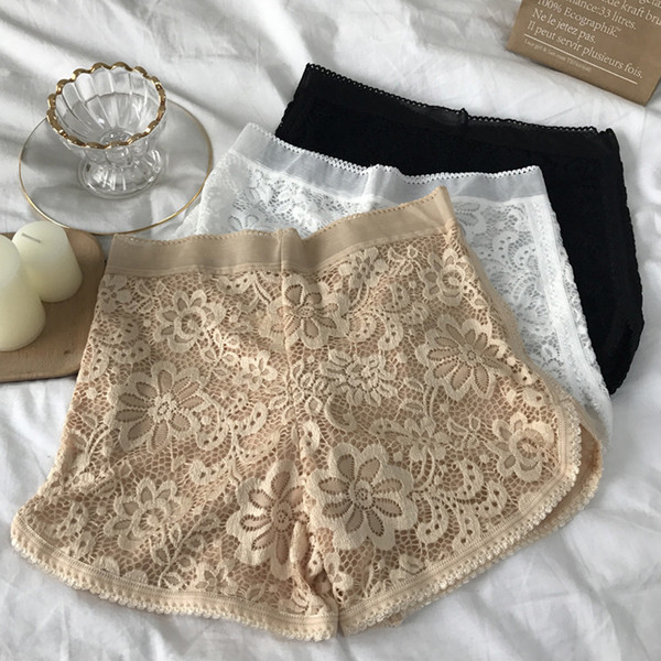 Дамски дантелени къси панталони в три цвята