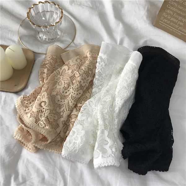 Дамски дантелени къси панталони в три цвята