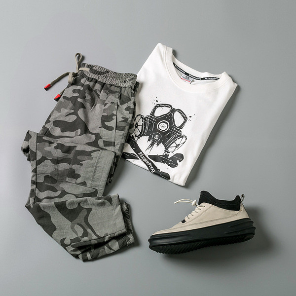 Αντρικά παντελόνια με πλαϊνές τσέπες καμουφλάζ μοτίβα