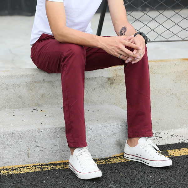 Αντρικά παντελόνια σε διάφορα χρώματα κατάλληλα για  τη καθημερινή ζωή