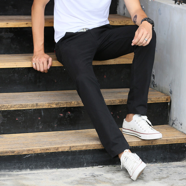 Αντρικά παντελόνια σε διάφορα χρώματα κατάλληλα για  τη καθημερινή ζωή