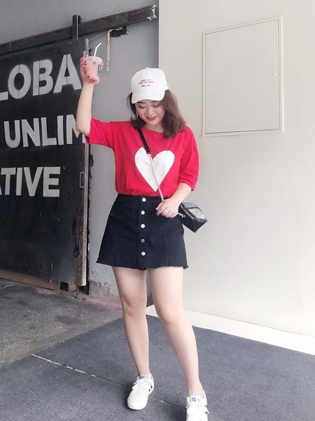 Γυναικεία φούστα-παντελόνι MAXI μέγεθος - σχισμένο με κουμπιά και υψηλή μέση