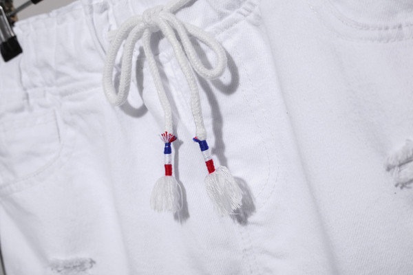 Női MAXI méretű rövidnadrág elasztikus derékkal és fűzős fehér színben - szakadt