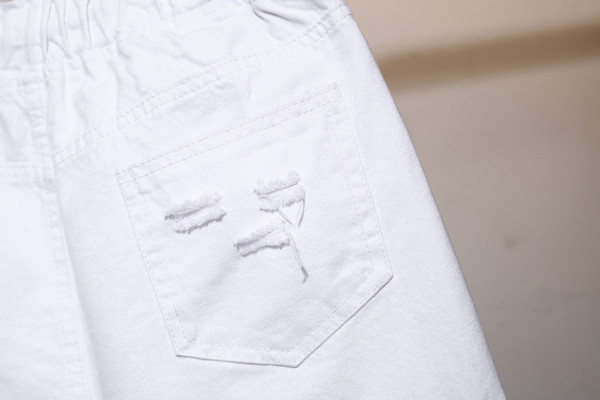 Női MAXI méretű rövidnadrág elasztikus derékkal és fűzős fehér színben - szakadt