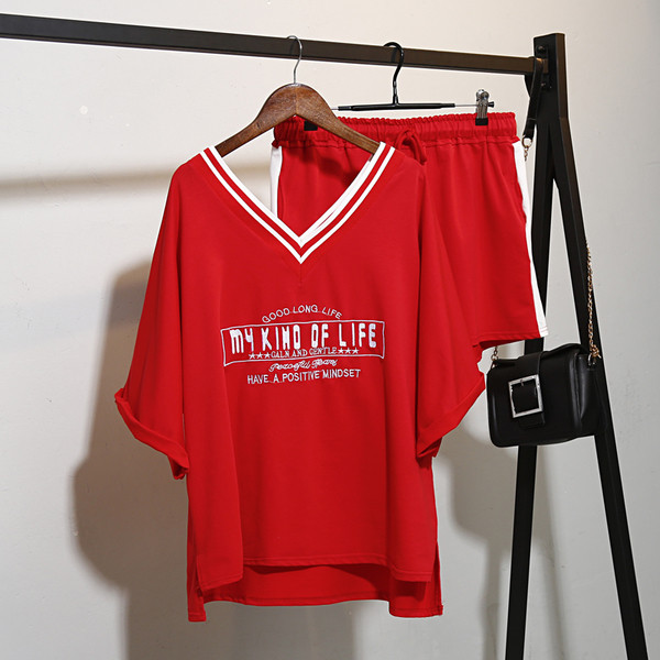 Καλοκαιρινό γυναικείο σετ - σορτς και μπλουζάκι, λευκό και μαύρο χρώμα