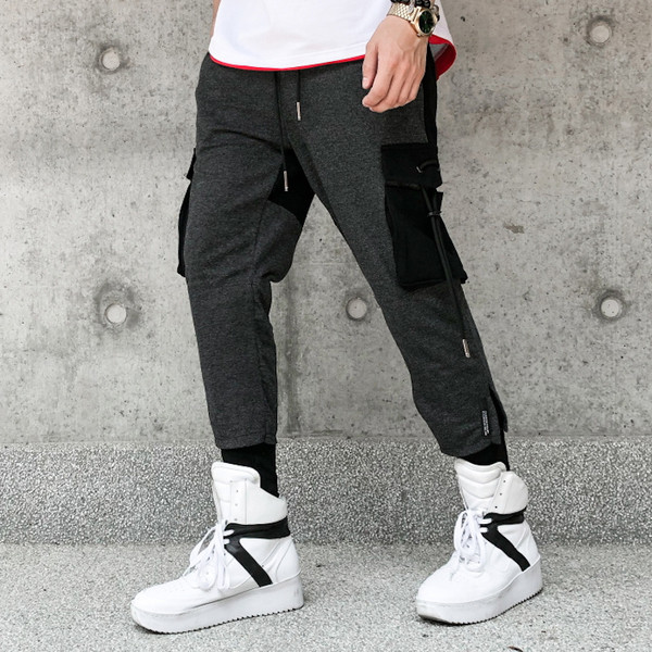 Ανδρική αθλητική φόρμα με πλαϊνές τσέπες και γραβάτες