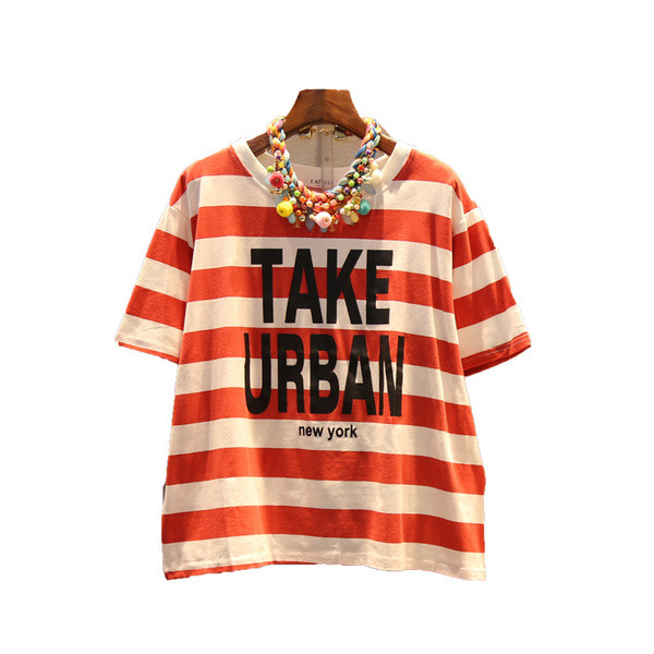 Tricou de damă cu inscripție în dungi într-un model larg în două culori