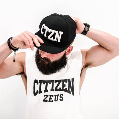 Fitneszre alkalmas férfi felső, fekete-fehér színben felirattal