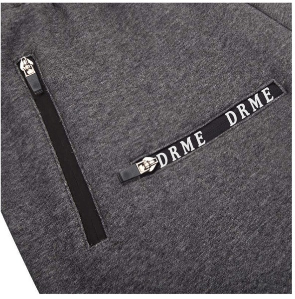 Ανδρική  φόρμα με επιγραφές και τσέπες