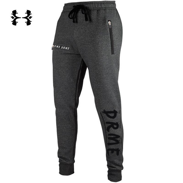 Ανδρική  φόρμα με επιγραφές και τσέπες