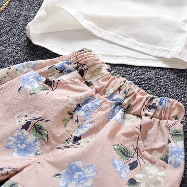 Baby Girls Set που αποτελείται από μπλουζάκι με  κοντό μανίκι και σορτς σε διάφορα χρώματα