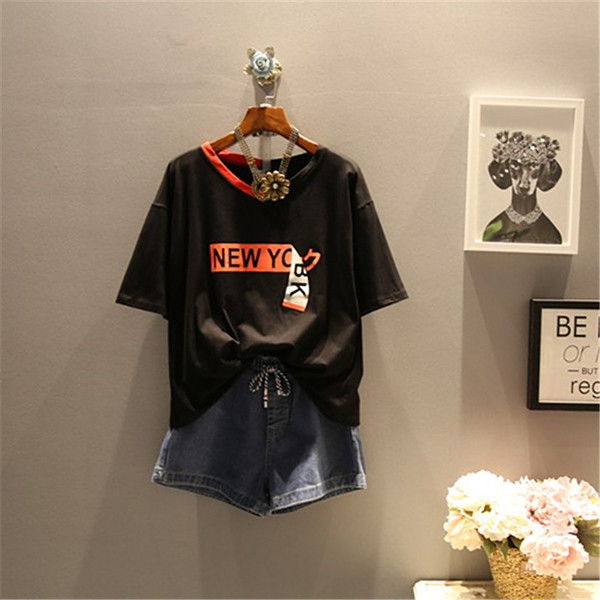 Tricou casual de dama marimea MAXI cu inscriptie si decolteu in V in rosu, alb si negru