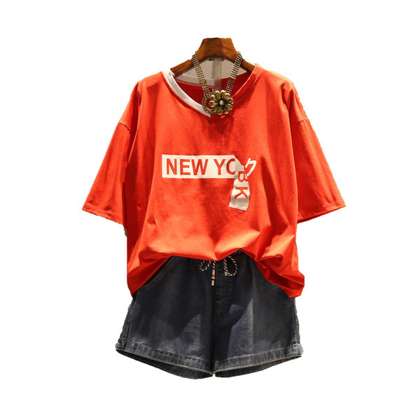 Tricou casual de dama marimea MAXI cu inscriptie si decolteu in V in rosu, alb si negru