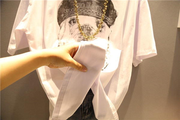 Μοντέρνο γυναικείο T-shirt MAXI σε μαύρο και άσπρο με εφαρμογή κατάλληλο για καθημερινή ζωή