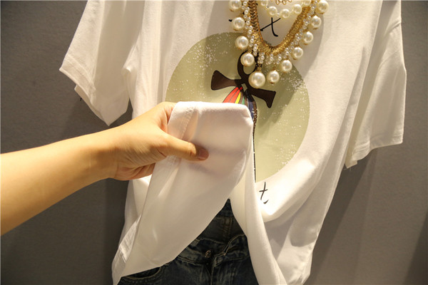 Γυναικεία T-shirt μεγέθους MAXI με εφαρμογή σε λευκό και μαύρο χρώμα - ευρύ μοτίβο