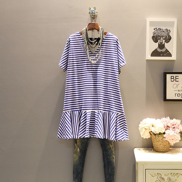 Tunica dama MAXI in dungi marimea modelului decupat - trei culori