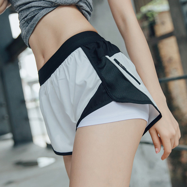 Αθλητικά γυναικεία shorts σε διάφορα χρώματα με τσέπες