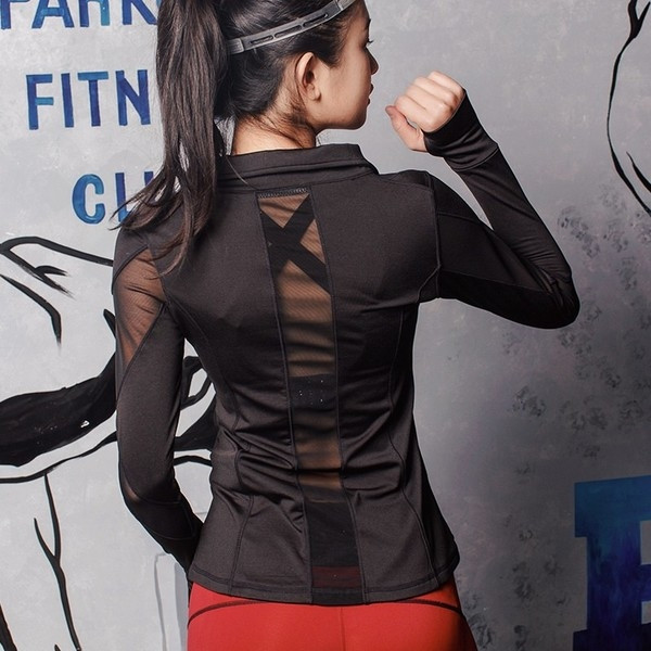 Γυναικείό  αθλητικό μπουφάν  σε δύο χρώματα