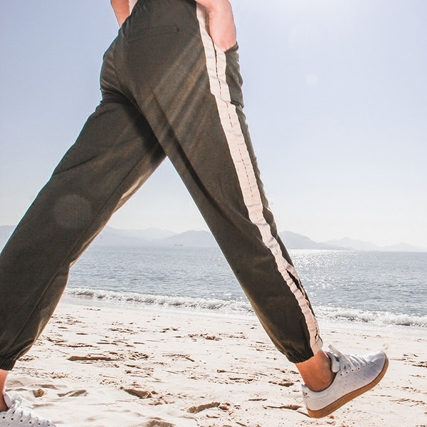 Ευρεία γυναικεία αθλητική φόρμα σε δύο χρώματα