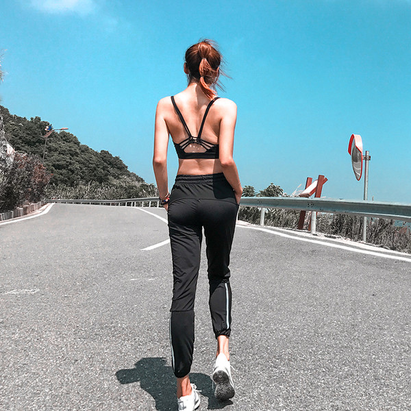 Γυναικεία αθλητικά παντελόνια χαμηλή μέση