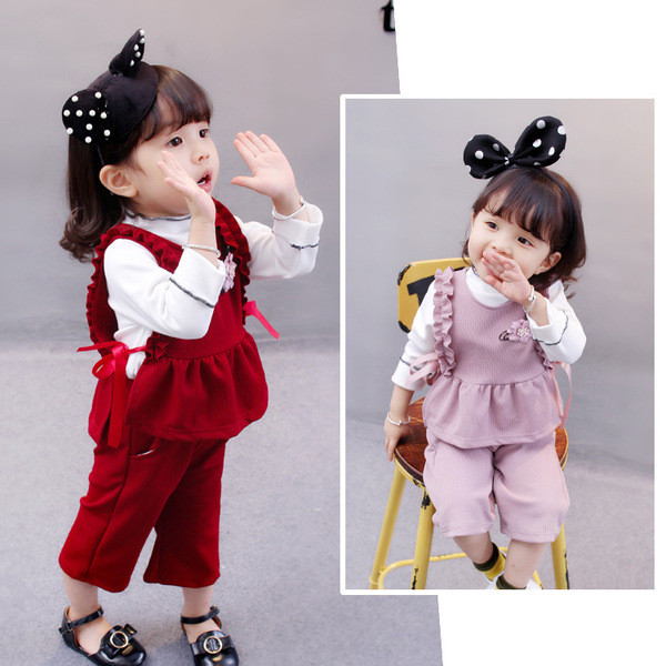 Κομψό παιδικό σετ τριών μερών σε τρία χρώματα