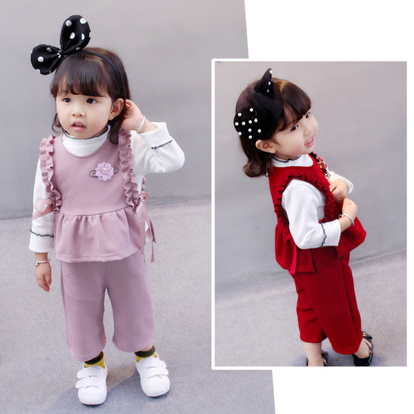 Κομψό παιδικό σετ τριών μερών σε τρία χρώματα