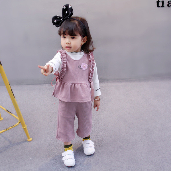 Κομψό παιδικό σετ τριών μερών σε τρία χρώματα