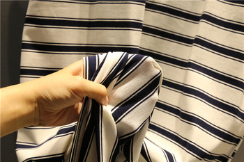 Rochie lungă de damă în dungi Mărimea MAXI cu mâneci 3/4, potrivită pentru utilizarea de zi cu zi