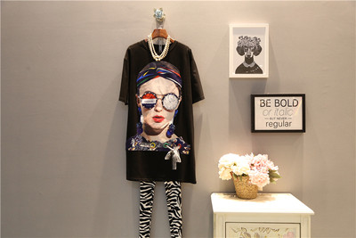 Tunica larga de dama marimea MAXI cu imprimeu, in alb si negru