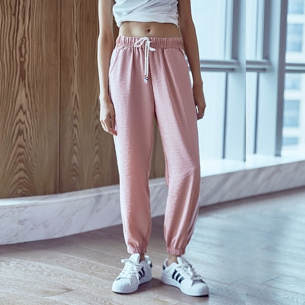 Costum casual de dama in mai multe culori cu margini albe