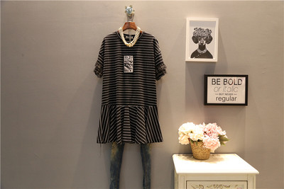 Γυναικείο μπλουζοφόρεμα με μανίκια 3/4 σε λευκό και μαύρο χρώμα