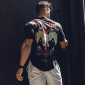 Мъжка спортна тениска с О-образна яка в черен цвят с щампа