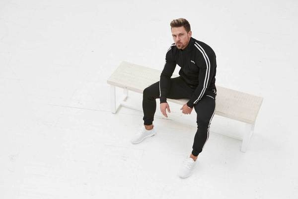 Αθλητικό μπουφάν  σε δύο χρώματα με λευκές άκρες