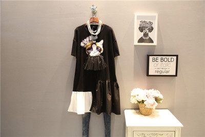 Κομψό γυναικείο μπλουζοφόρεμα  μεγέθους MAXI - ενδιαφέρον μοντέλο με εφαρμογή