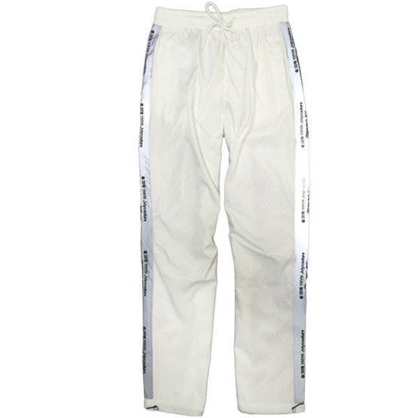 Γυναικεία φόρμα σε διάφορα χρώματα με επιγραφή