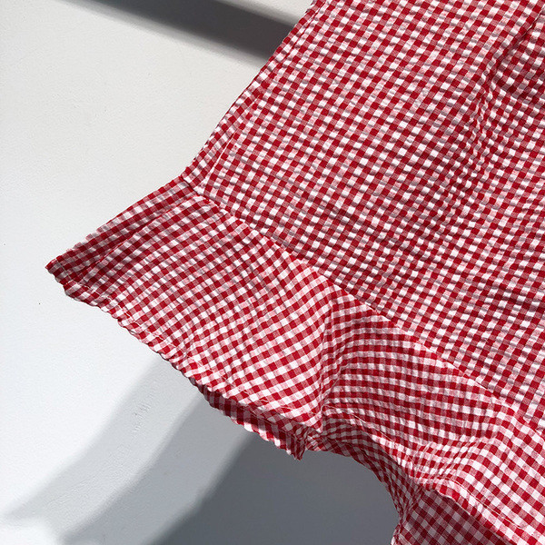 Pantaloni scurți eleganti de damă în carouri, cu talie înaltă