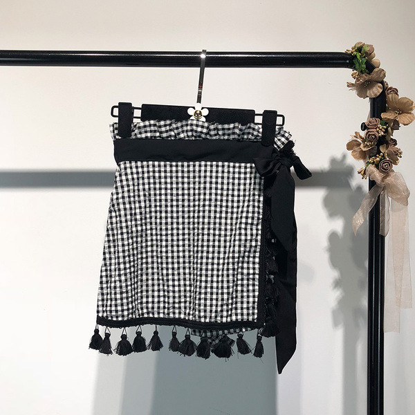 Fusta dama de vara cu ciucuri in carouri