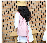 Γυναικείο σακίδιο με πλαϊνές τσέπες