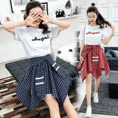 Set dama din doua parti - fusta in carouri si tricou cu maneci scurte in trei culori