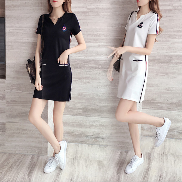 Rochie casual de dama cu margini si decolteu in V in alb si negru