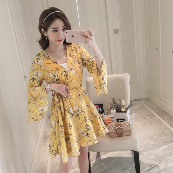 Γυναικείο φόρεμα με φαρδύ μανίκι με φυτικά μοτίβα σε διάφορα χρώματα