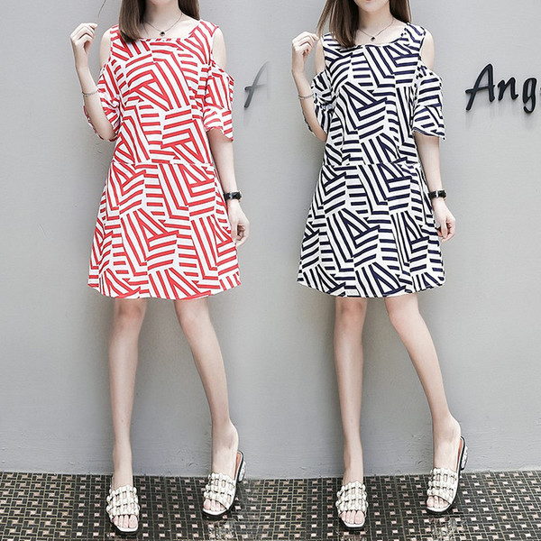 Rochie alb-negru cu gaura in maneca in doua culori