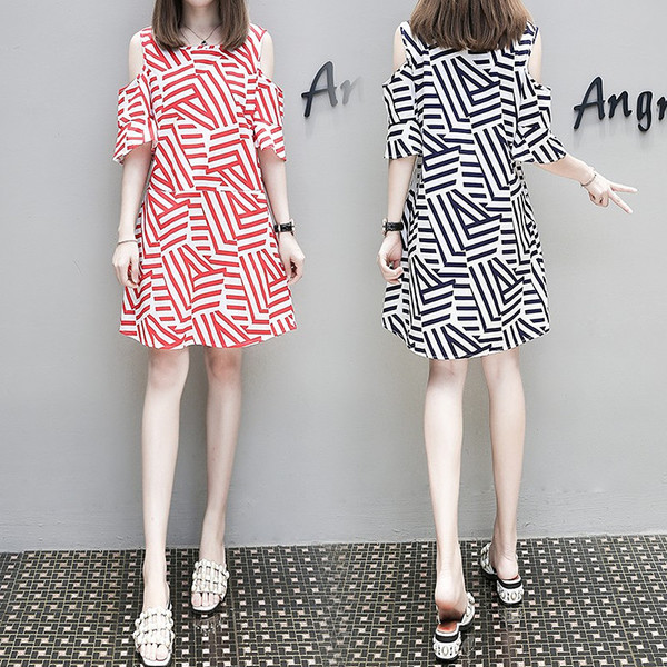 Rochie alb-negru cu gaura in maneca in doua culori