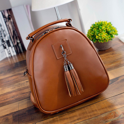 Μικρό γυναικείο σακίδιο με ρυθμιζόμενους ιμάντες ώμου