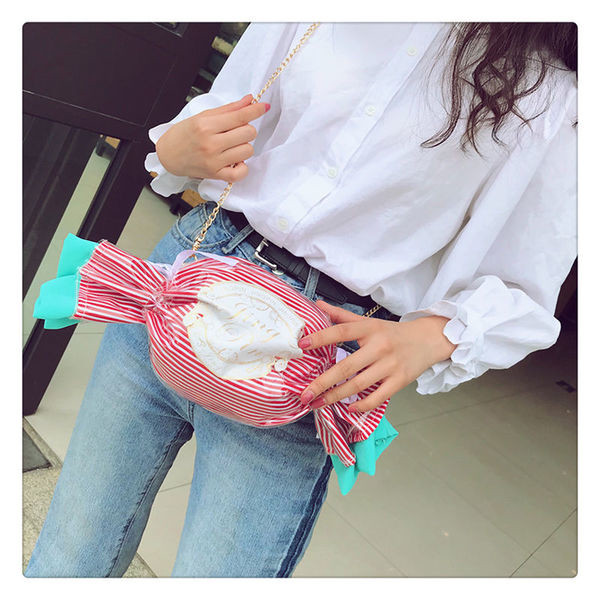 Nem szabványos női táska lánccal több színben