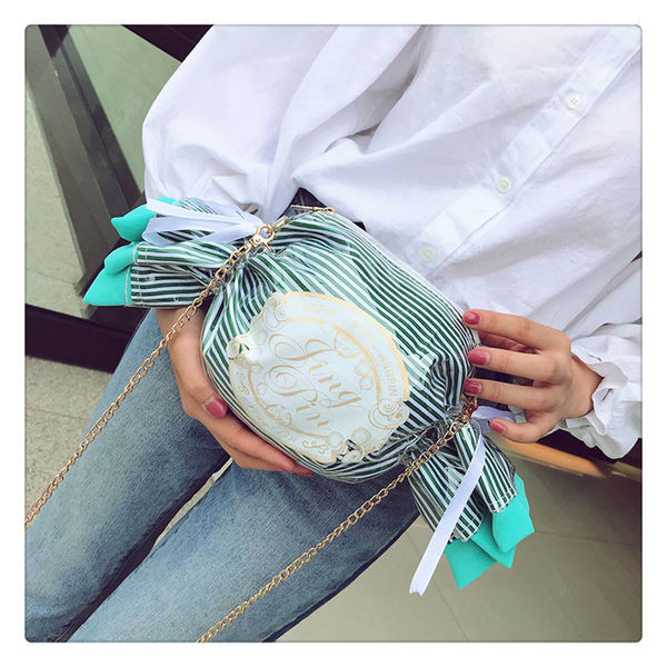 Nem szabványos női táska lánccal több színben